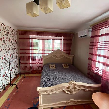 Михайлівська Квартира Zhytomyr Exterior photo